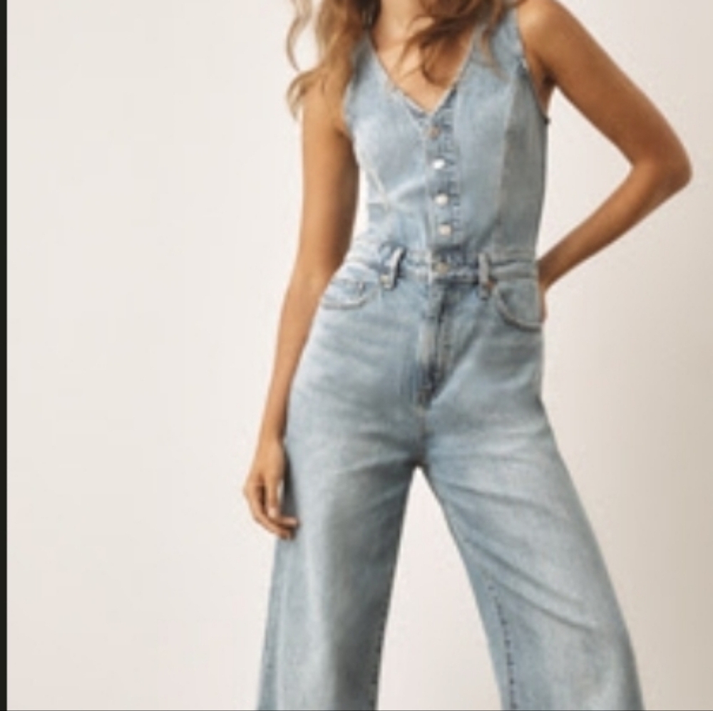 Levi's Women's Light Blue Denim Overalls - Picture 5 of 7